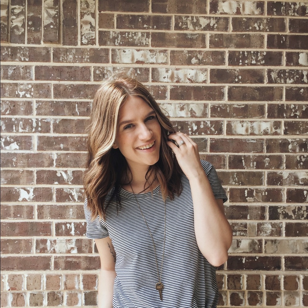 Meet your Posher, Abigail